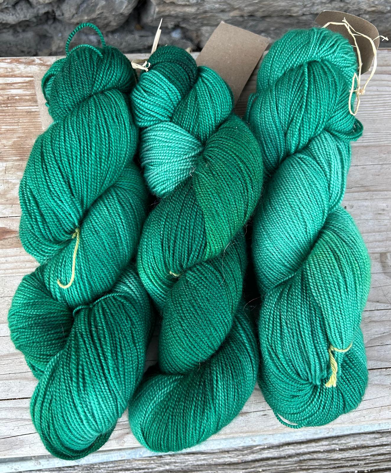 Mérinos non superwash torsadé 20.5 microns - vert sapin